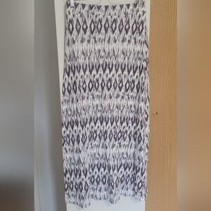 💚10 for $10💚 Bundle and save Geometric Maxi Skirt